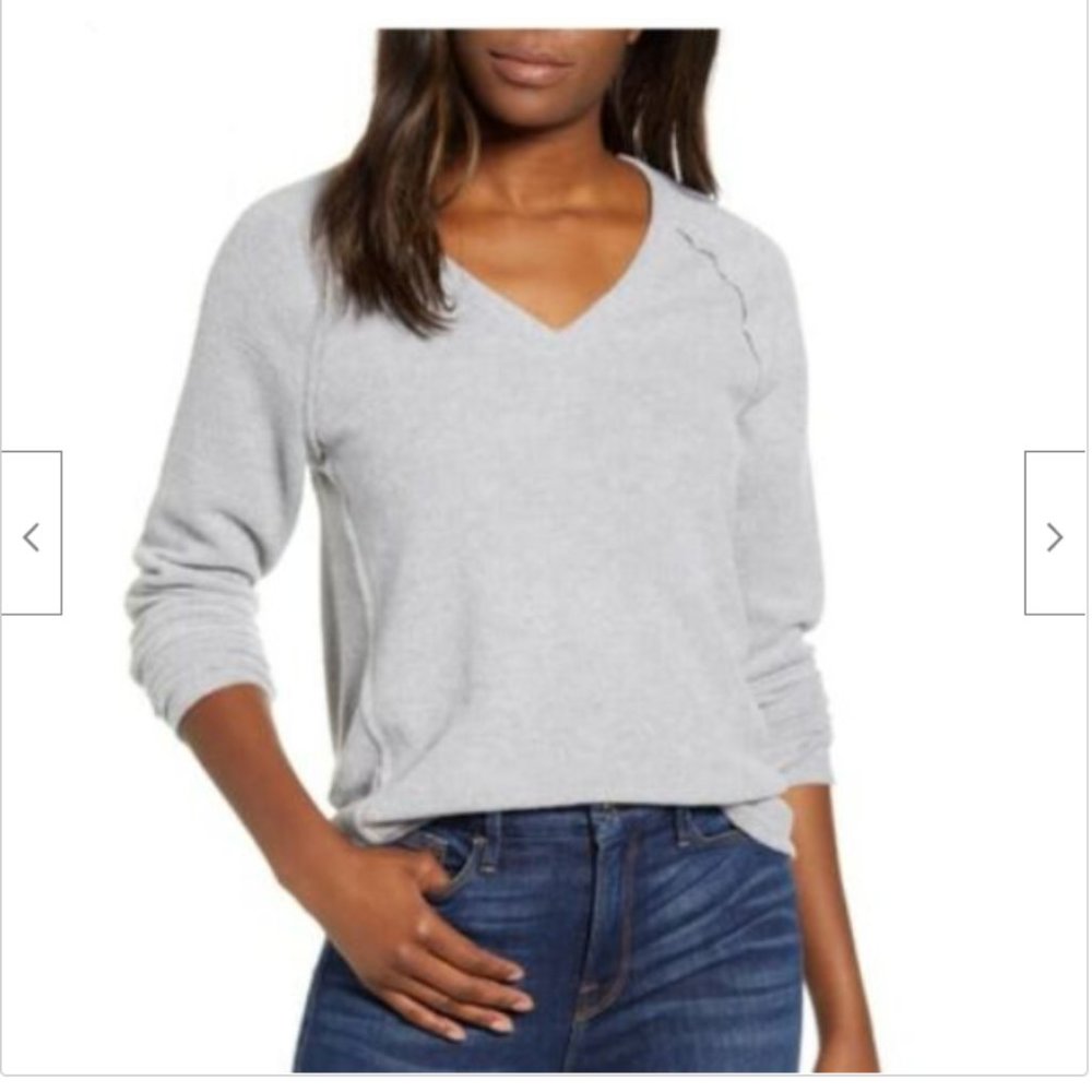 Caslon Women's Cozy V-Neck Ribbed Gray Top Sweater